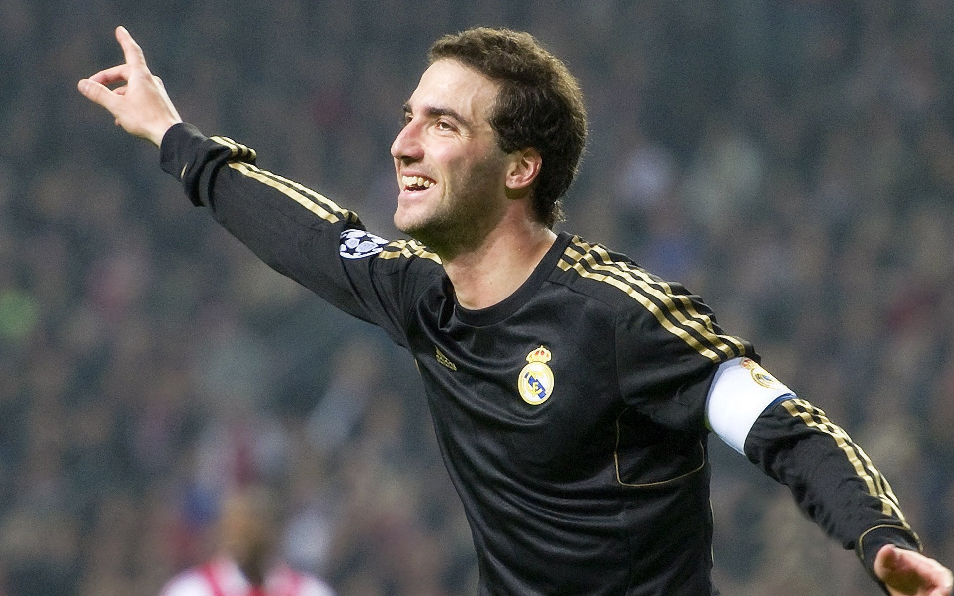 巴黎连胜，本轮5-0大胜马赛，姆巴佩梅开二度，姆巴佩破门巴黎2-0马赛